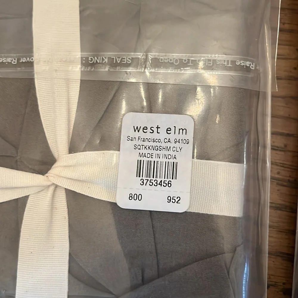 West Elm square tuck shams, size‎ king, new